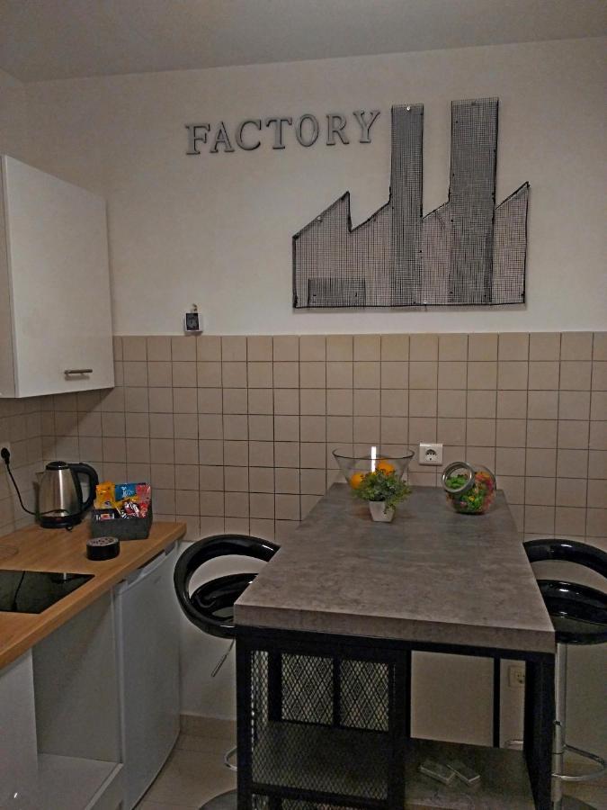 Factory - Self Check In Appartement Osijek Buitenkant foto